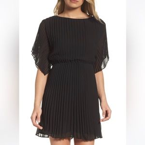 Ali & Jay Beautiful Black Pleated Sheer Flutter Sleeve Dress. Size L